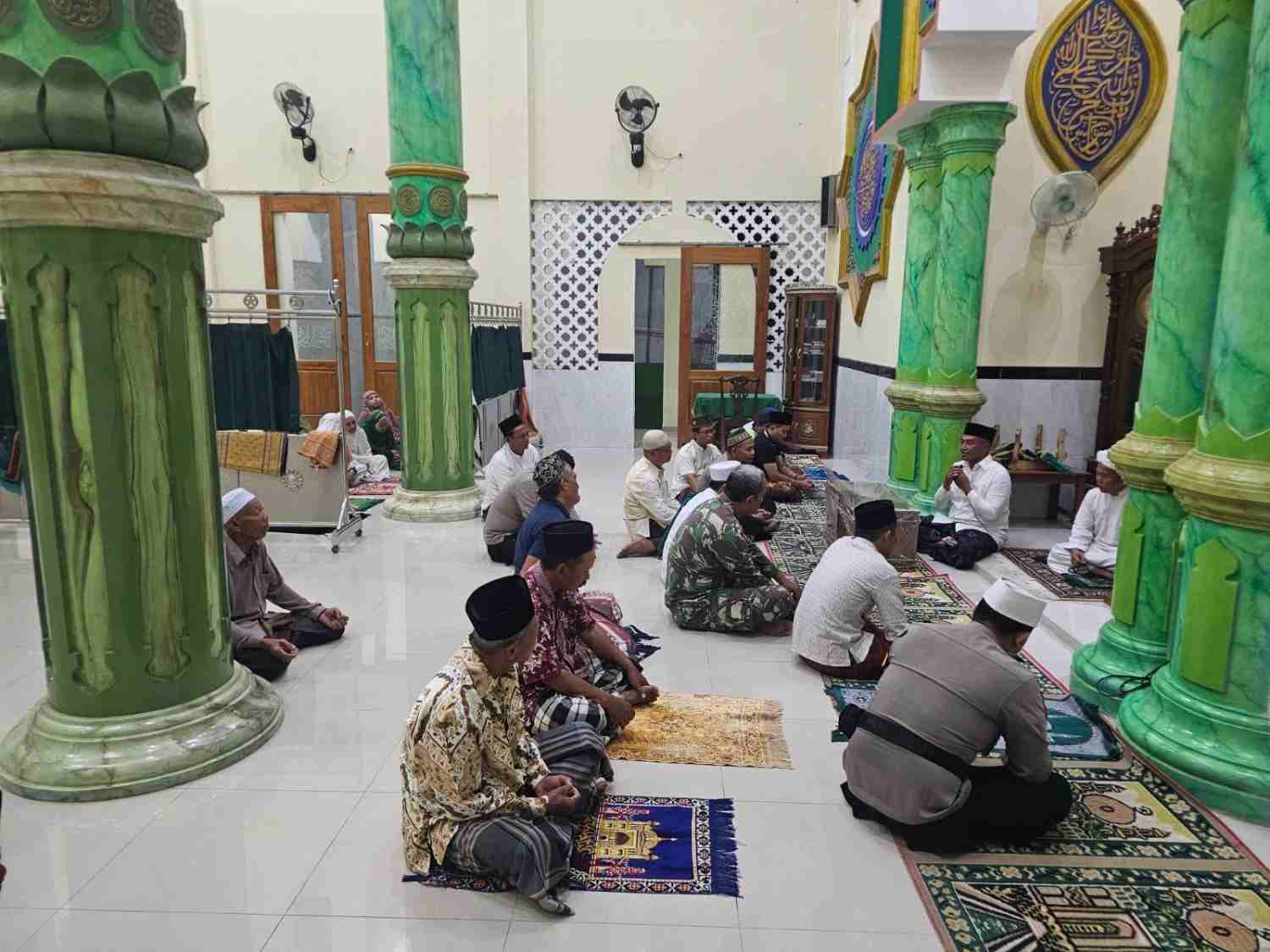 Subuh Bersama Warga Tambahagung, Kombes Sigit Serap Aspirasi dan Sampaikan Pesan Kamtibmas